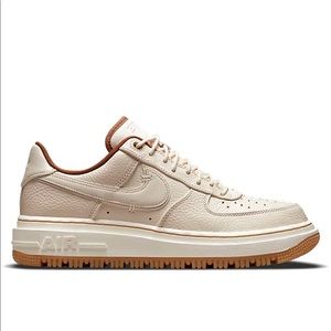 Nike Air Force 1 Luxe in Pearl White